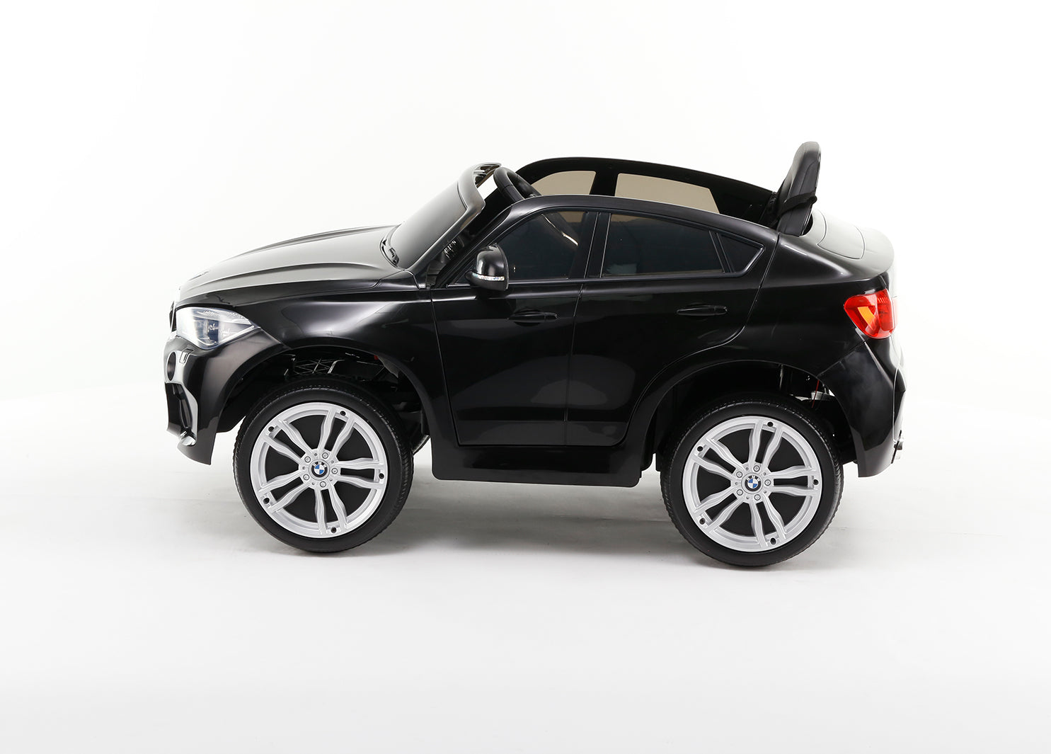 Акумулаторна кола licensed BMW X6M Black by Kikkaboo