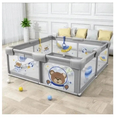 BearBuddies PlayYard – бебешка кошара с килим 120x120 см by SONNE