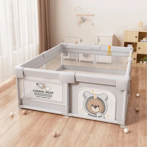 Удобна AstroCub PlayZone – бебешка кошара 150x180 см с мече by SONNE