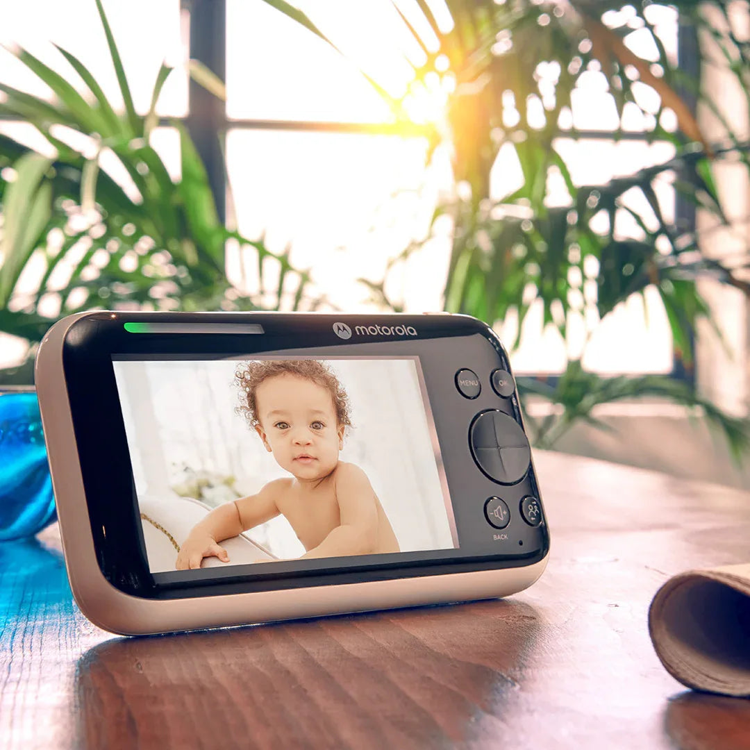 Motorola PIP1510 видео бебефон с камера by Motorola